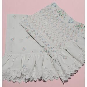 Vintage Floral Pillowcases Lace Ruffle Trim Cottagecore Shabby Chic Standard Sz